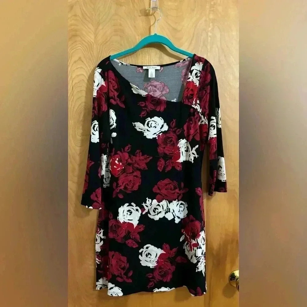 White House Black Market Red and White Floral Mini Dress Sz L